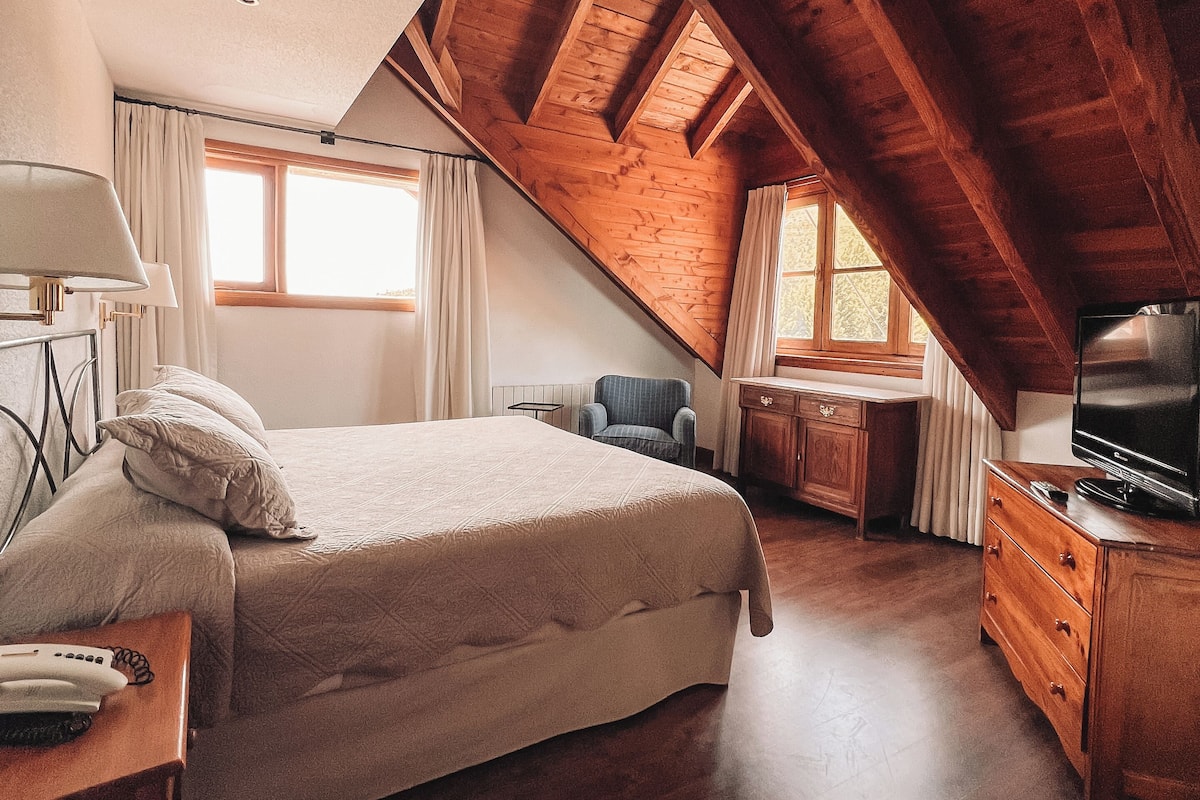 1 bedroom, premium bedding, minibar, in-room safe