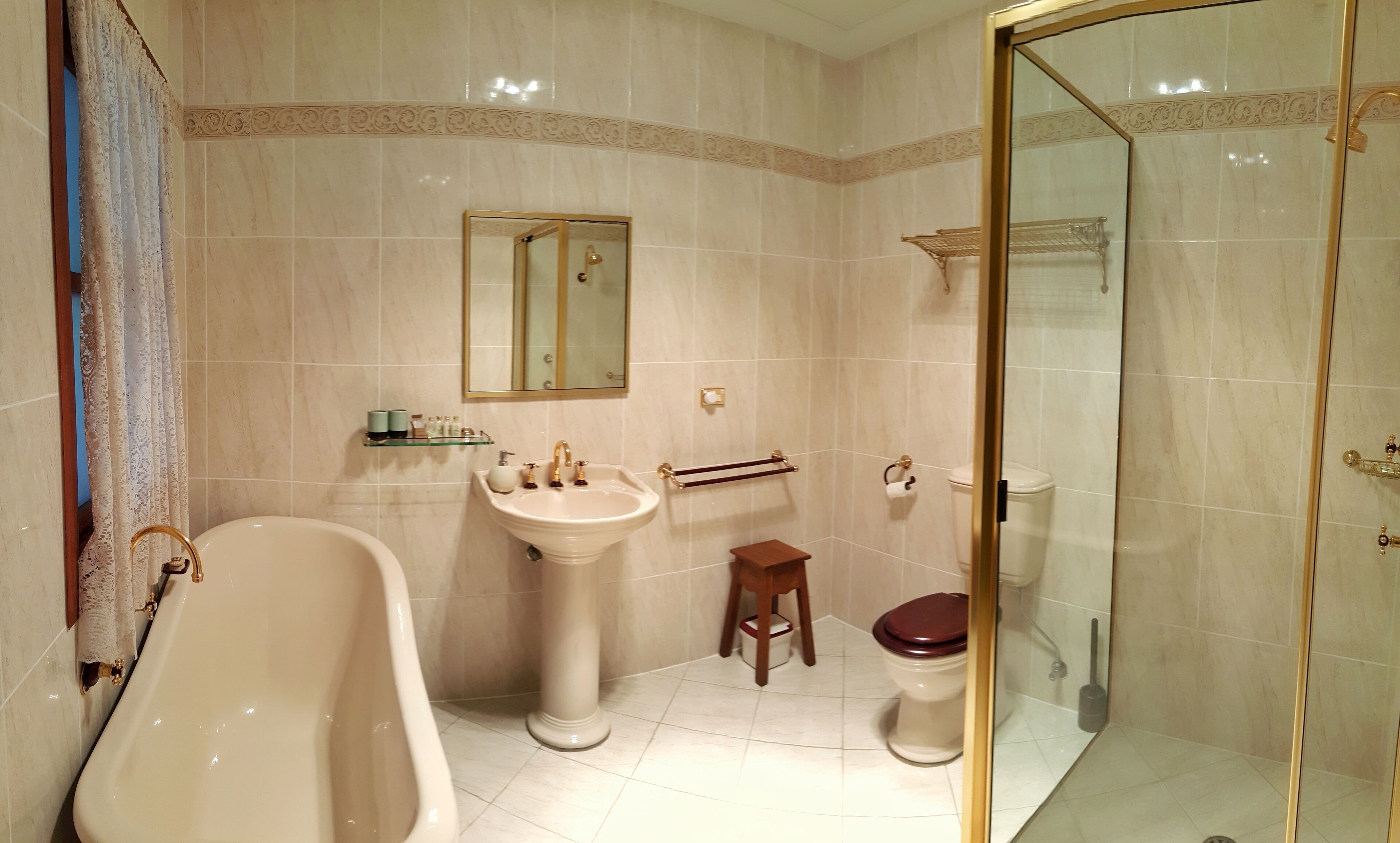 그랜드 하우스 | 욕실 | 무료 세면용품, 헤어드라이어, 목욕가운, 슬리퍼