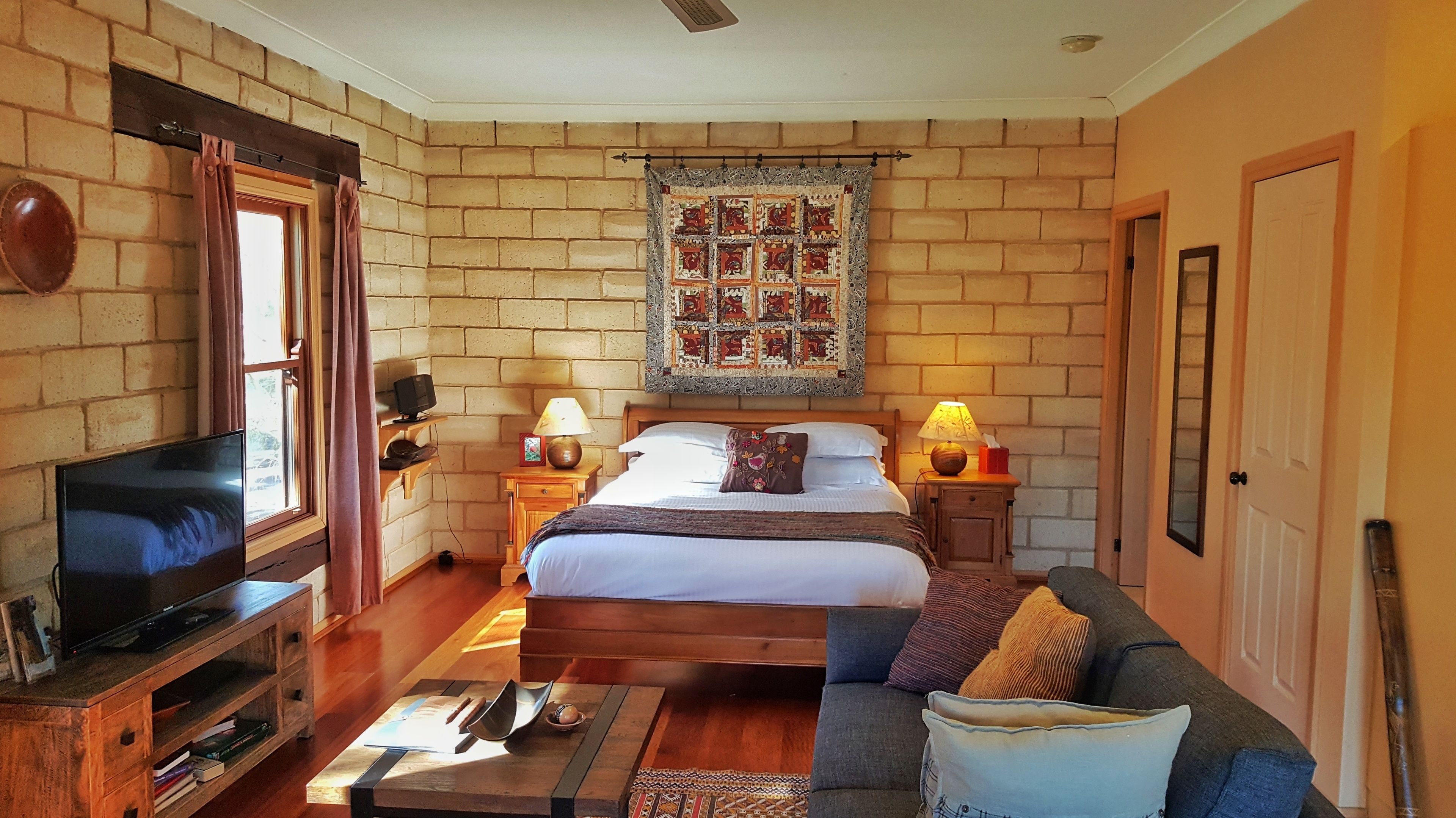 Luxury Cottage, Hot Tub, Mountain View | 1 bedroom, individually decorated, individually furnished