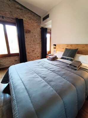 Premium bedding, down comforters, individually decorated - Hotel Molí de la Torre (Bigues I Riells)