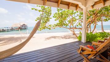 Beachfront Cottage | Terrace/patio
