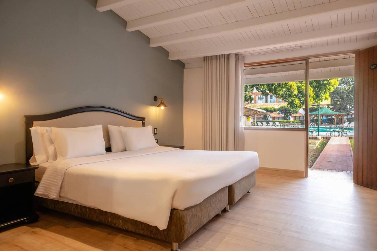Executive-Zimmer, 1 King-Bett, Nichtraucher | Hochwertige Bettwaren, Minibar, Zimmersafe, kostenloses WLAN