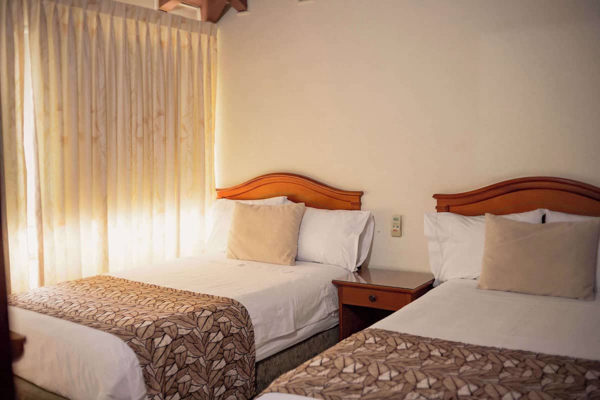Suite, Multiple Beds, Non Smoking
