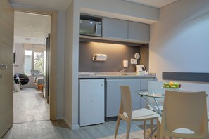 Surmatelas, minibar, coffres-forts dans les chambres, bureau