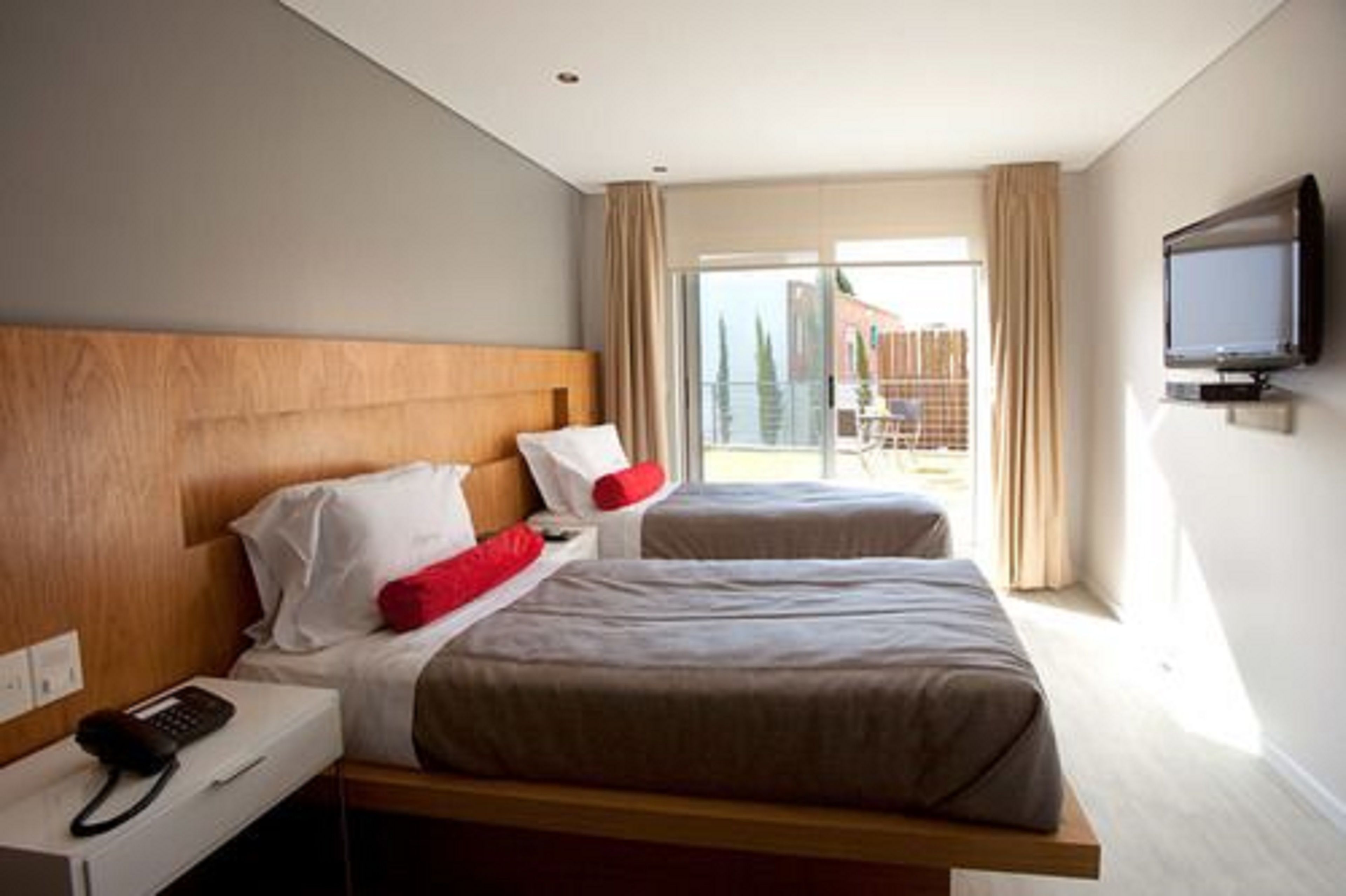 executive apartment | pillow-top beds, minibar, in-room safe, desk