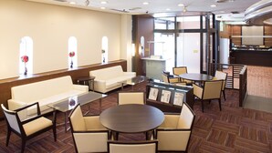 Lobby sitting area - Daiichi Fuji Hotel (Nagoya)