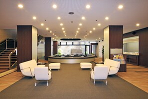 Lobby sitting area - Daini Fuji Hotel (Nagoya)