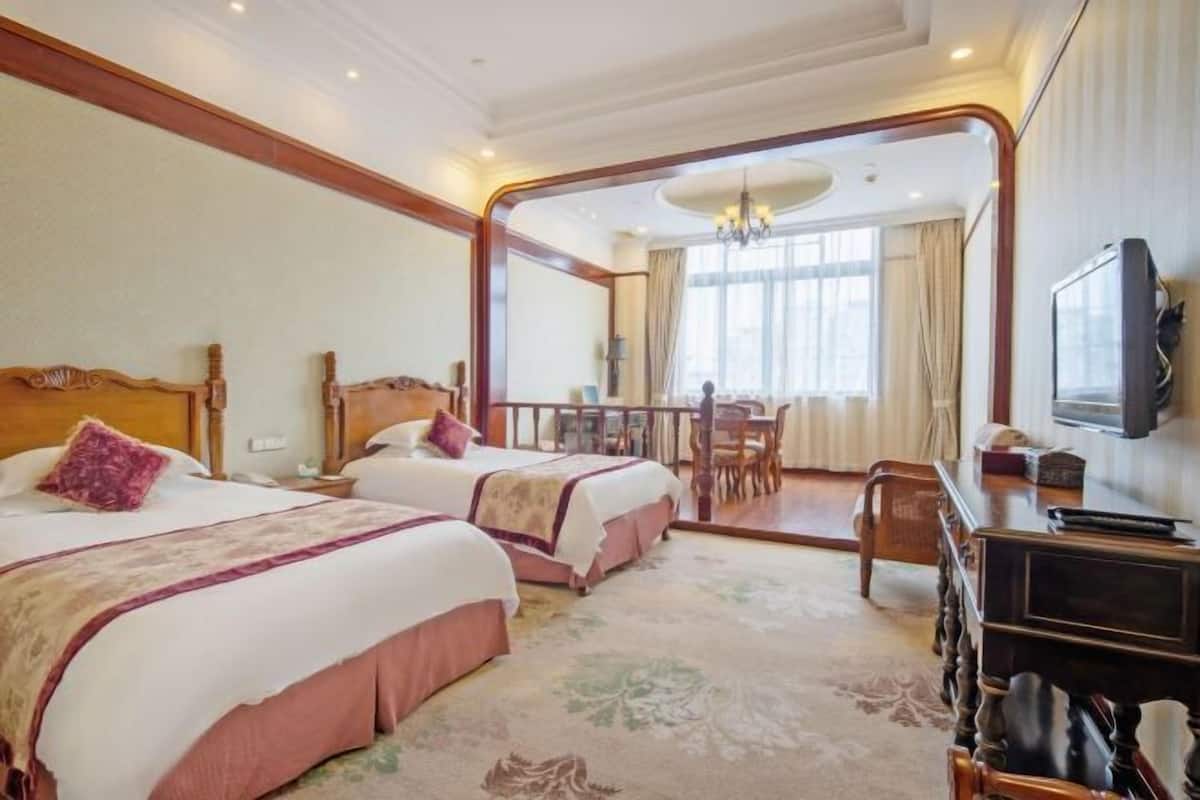 Hochwertige Bettwaren, Daunenbettdecken, Pillowtop-Betten, Minibar