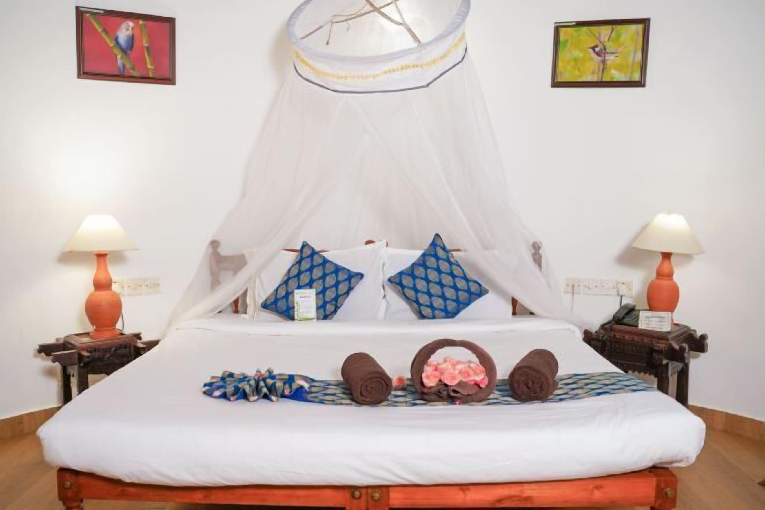 Select Comfort beds, in-room safe, desk, iron/ironing board