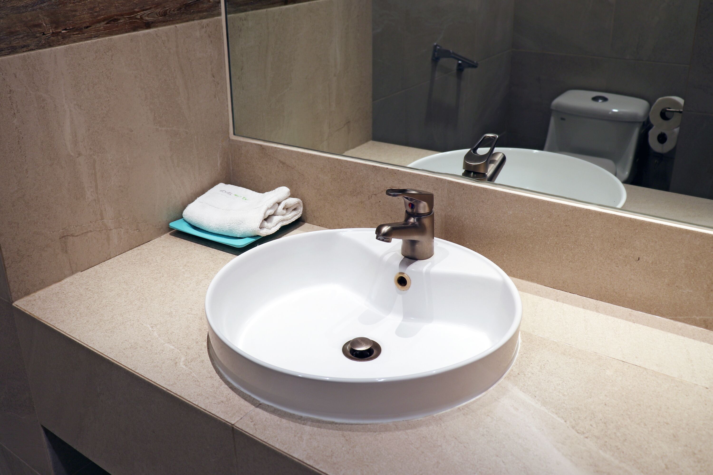 free toiletries, hair dryer