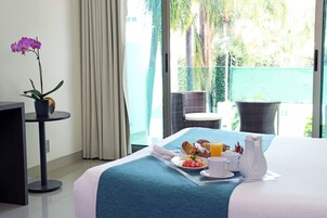 In-room safe, blackout curtains, free WiFi, bed sheets