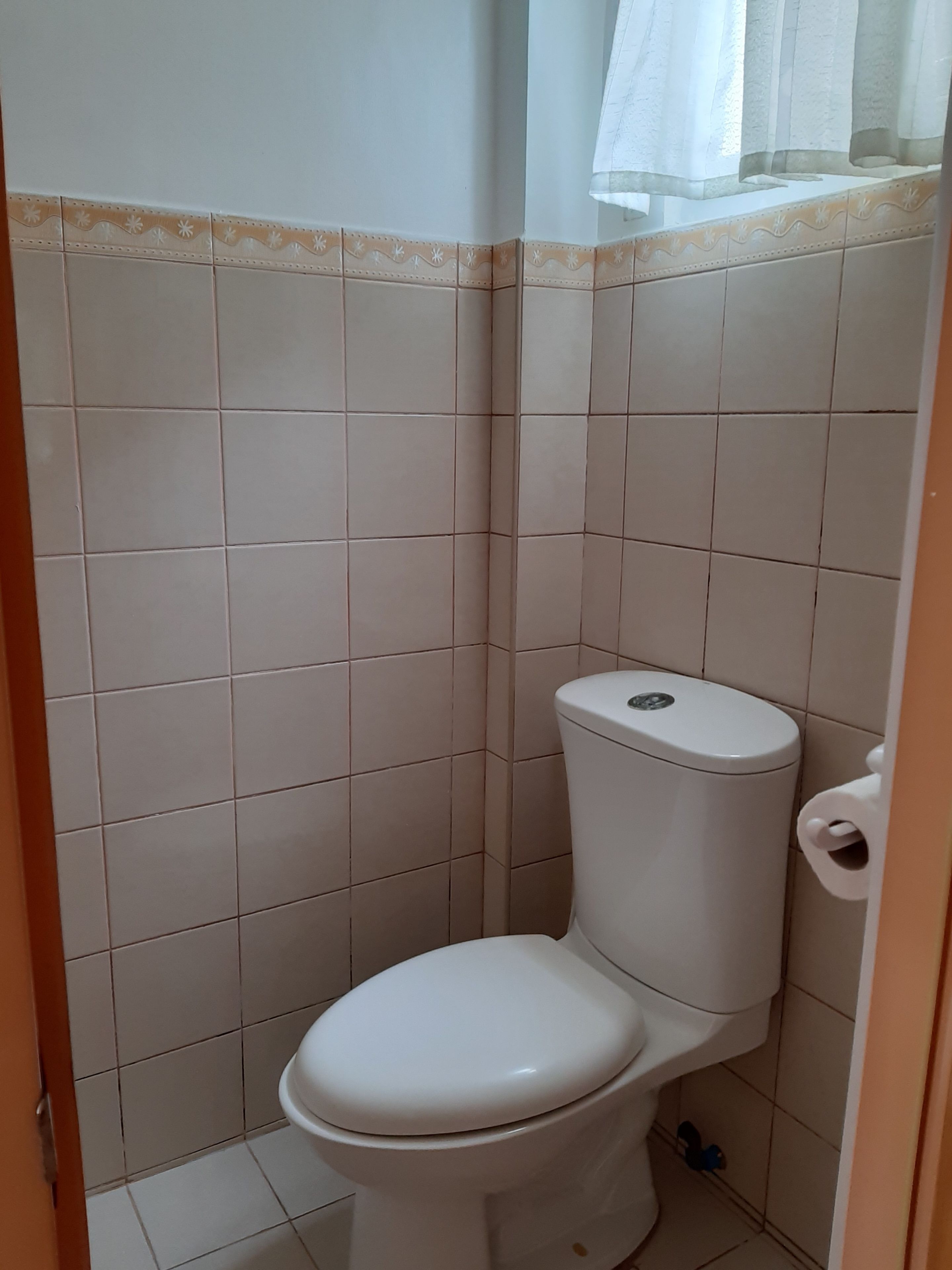 shower, free toiletries, towels