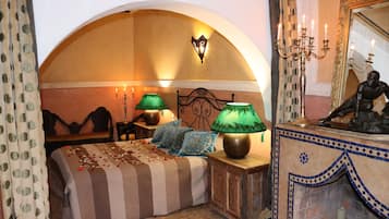 Suite (Arabian Nights) | Decoración personalizada y tabla de planchar con plancha