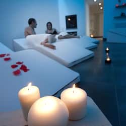 Sauna, poreallas, turkkilainen sauna, vartalohoitoja, aromaterapiaa