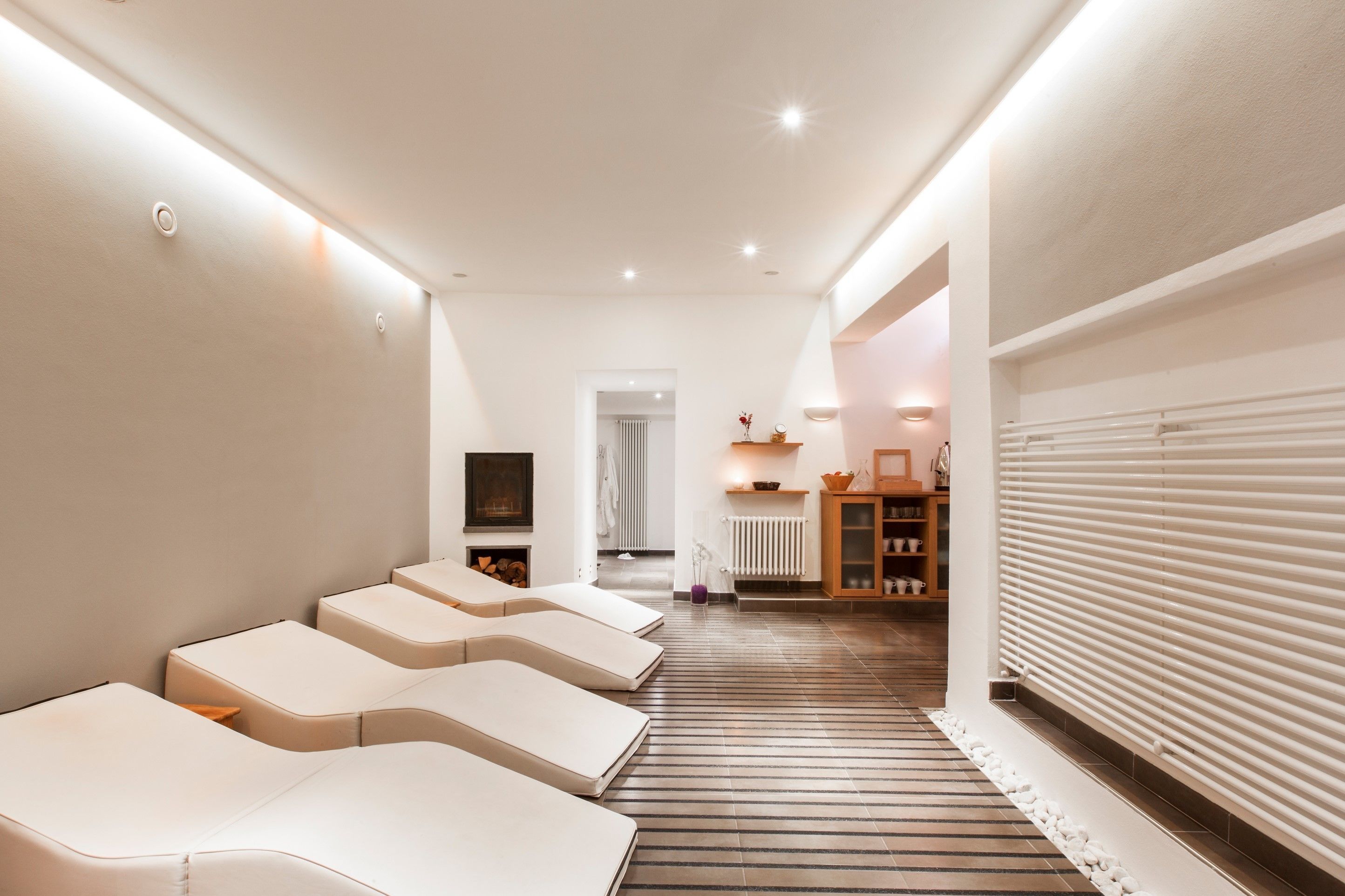 Bồn tắm thủy lực, massage đá nóng, massage mô sâu, dịch vụ massage 