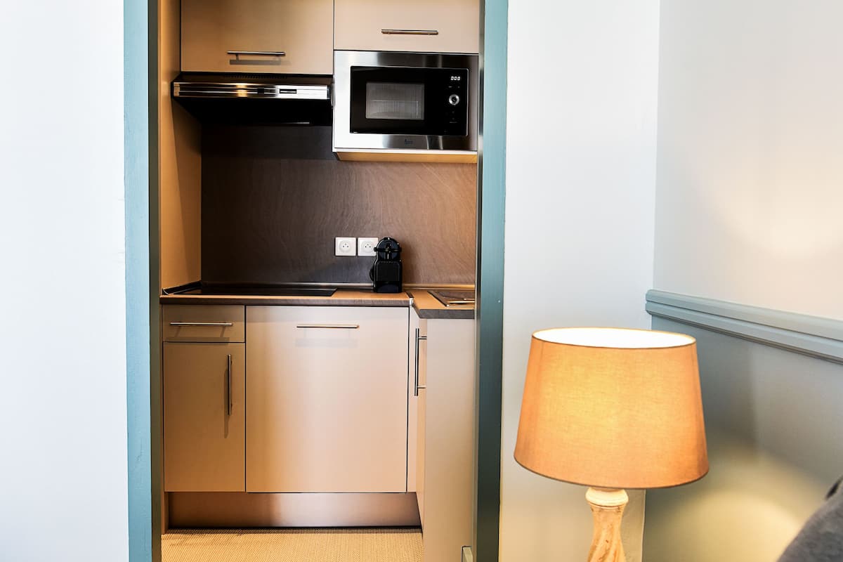 prestige apartment (for 6 people) | private kitchenette | electric kettle