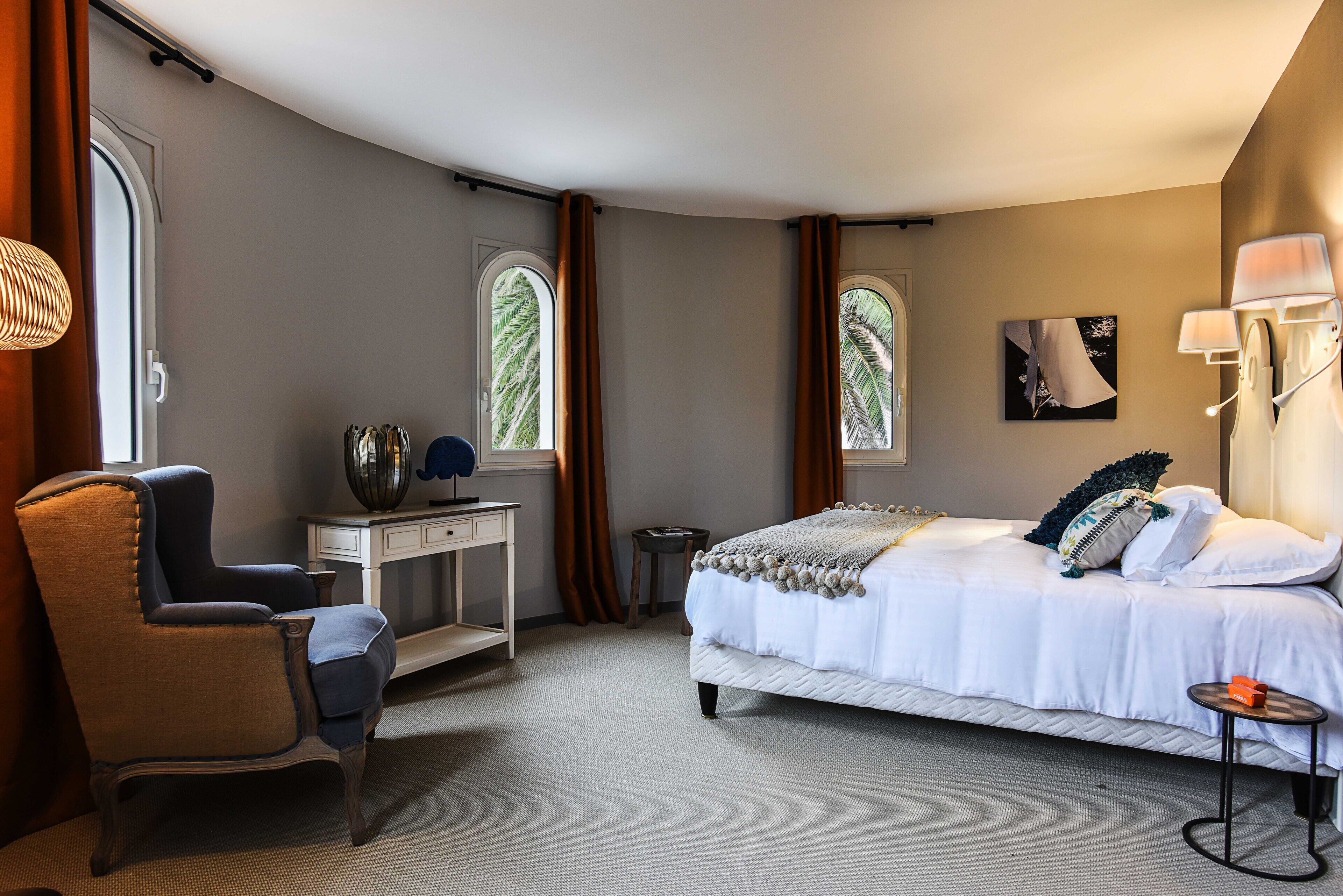 In-room safe, desk, free WiFi, bed sheets