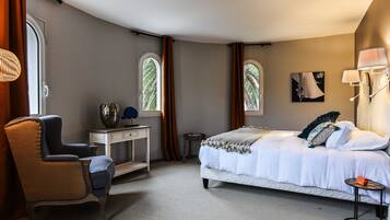 In-room safe, desk, free WiFi, bed sheets