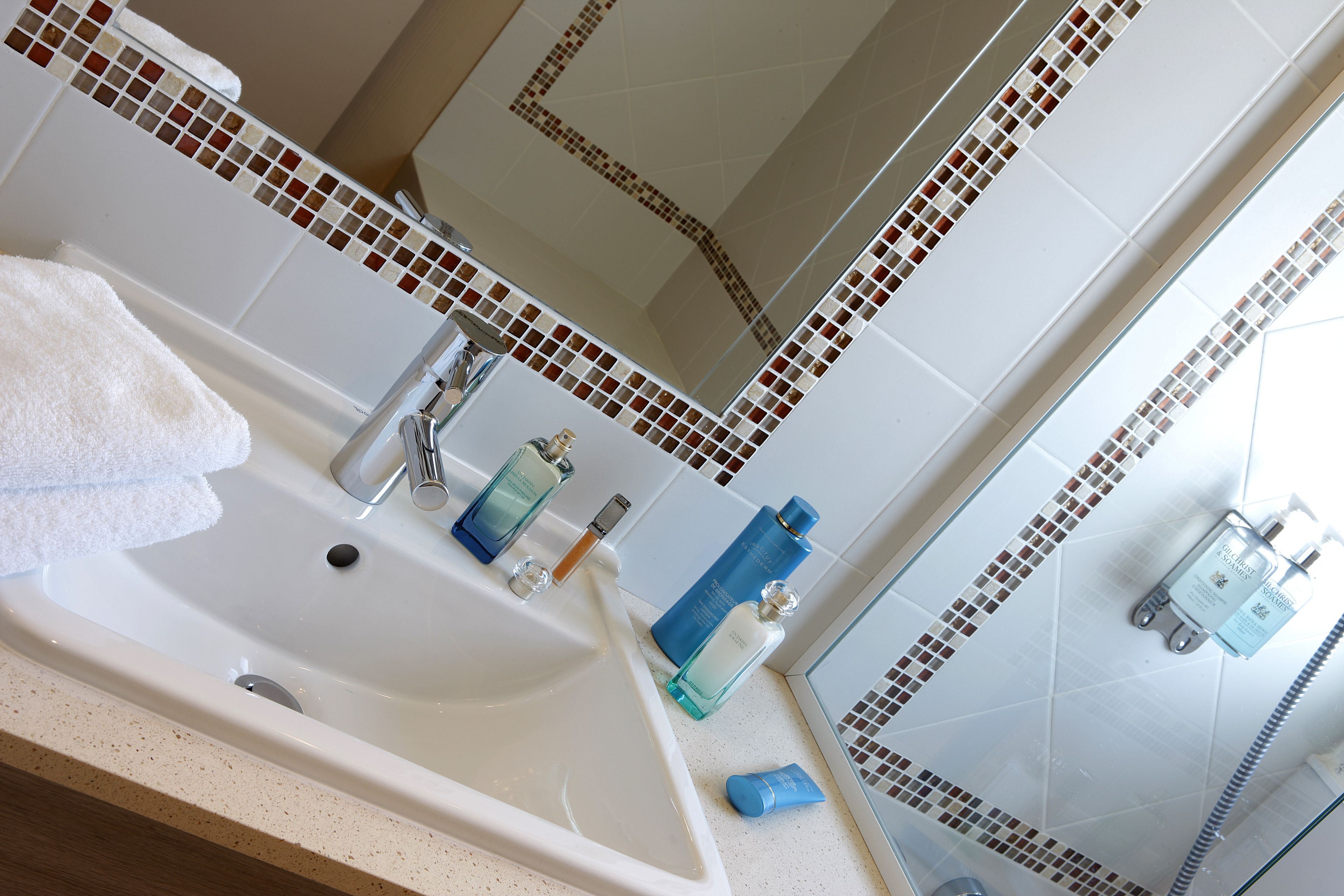 family room | bathroom sink