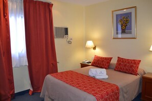 Standard Single Room | Pillowtop beds, in-room safe, rollaway beds, free WiFi - Prince (Buenos Aires)