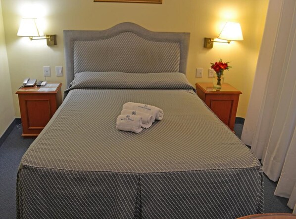 Pillowtop beds, in-room safe, rollaway beds, free WiFi - Prince (Buenos Aires)