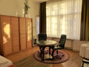 Double or Twin Room, Shared Bathroom | Down comforters, individually furnished, iron/ironing board - Pension Brinn (Berlin)