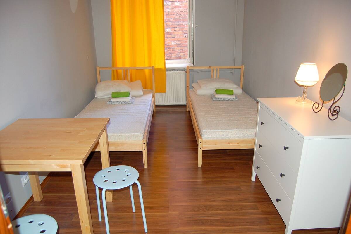 Quarto duplo standard, banheiro compartilhado | Escrivaninha, Wi-Fi de cortesia