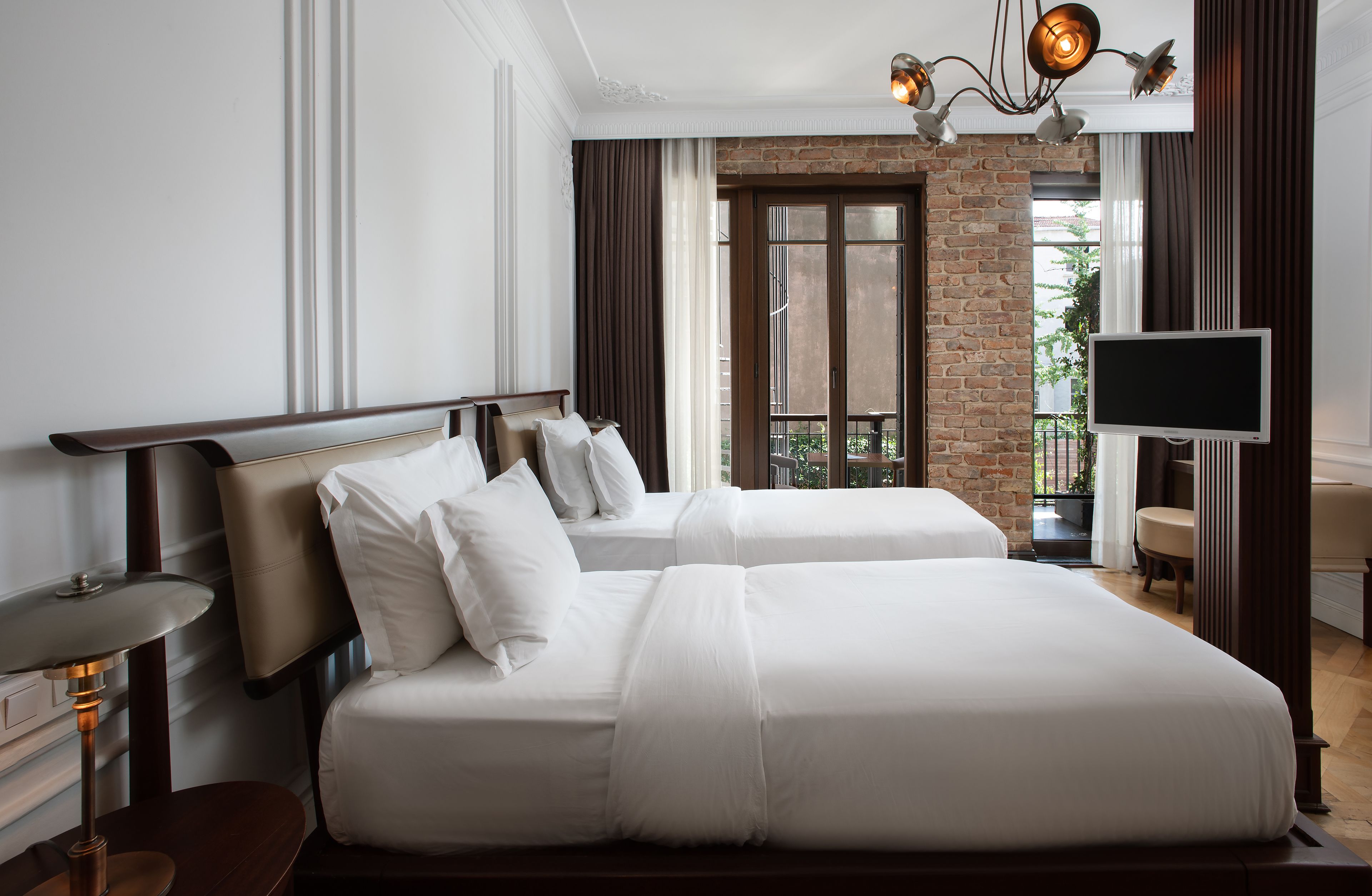 Deluxe-Zweibettzimmer, 2 Einzelbetten, Balkon, Gartenblick | Bettwäsche aus ägyptischer Baumwolle, Allergikerbettwaren
