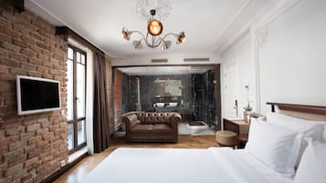 Junior Suite with Balcony and Bathtub | Bettwäsche aus ägyptischer Baumwolle, Allergikerbettwaren