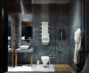 Designer toiletries, hair dryer, bathrobes, slippers - Georges Hotel Galata (Istanbul)