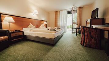Classic Double Room | In-room safe, desk, free cots/infant beds, rollaway beds