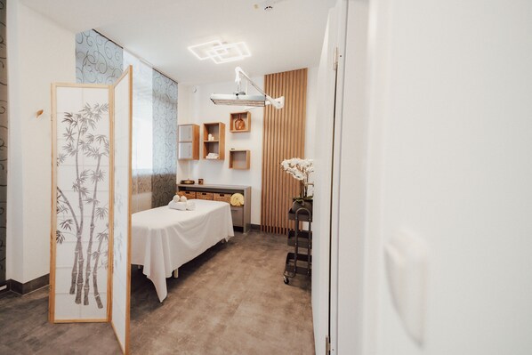 Körperbehandlungen, Körperpeelings, Gesichtsbehandlungen