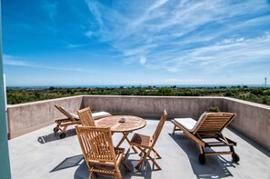 Chambre Double Supérieure, 1 très grand lit, terrasse, vue océan | Solarium