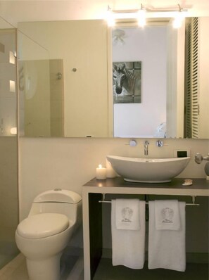 Grand Suite | Bilik Mandi | Pancuran mandi, hulu semburan mandi hujan, pengering rambut 