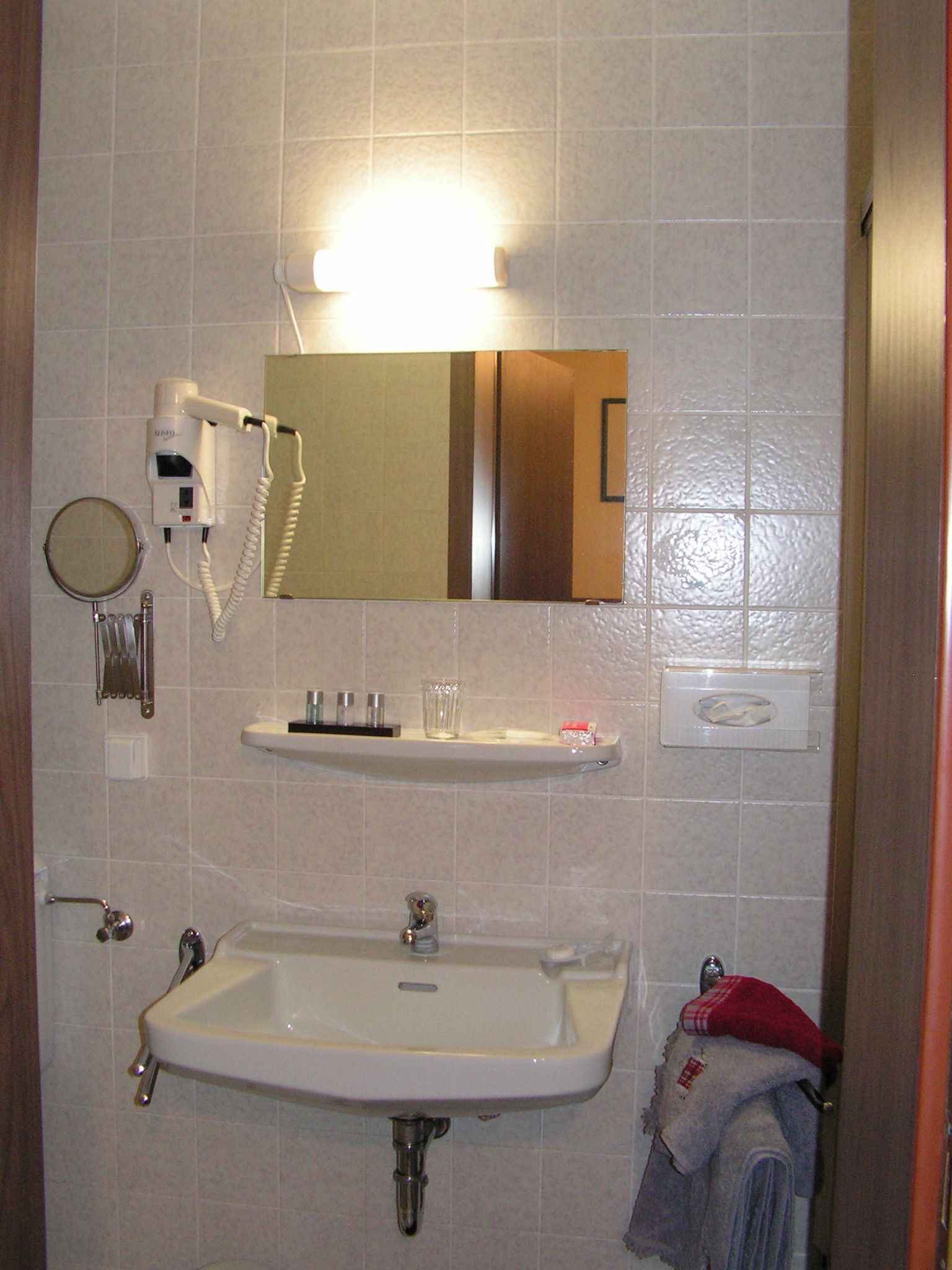 standard single room, balcony | bathroom | shower, free toiletries, hair dryer, towels