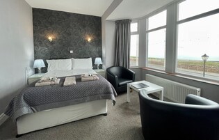 Superior tweepersoonskamer, uitzicht op zee | Lakens van Egyptisch katoen, individueel gedecoreerd