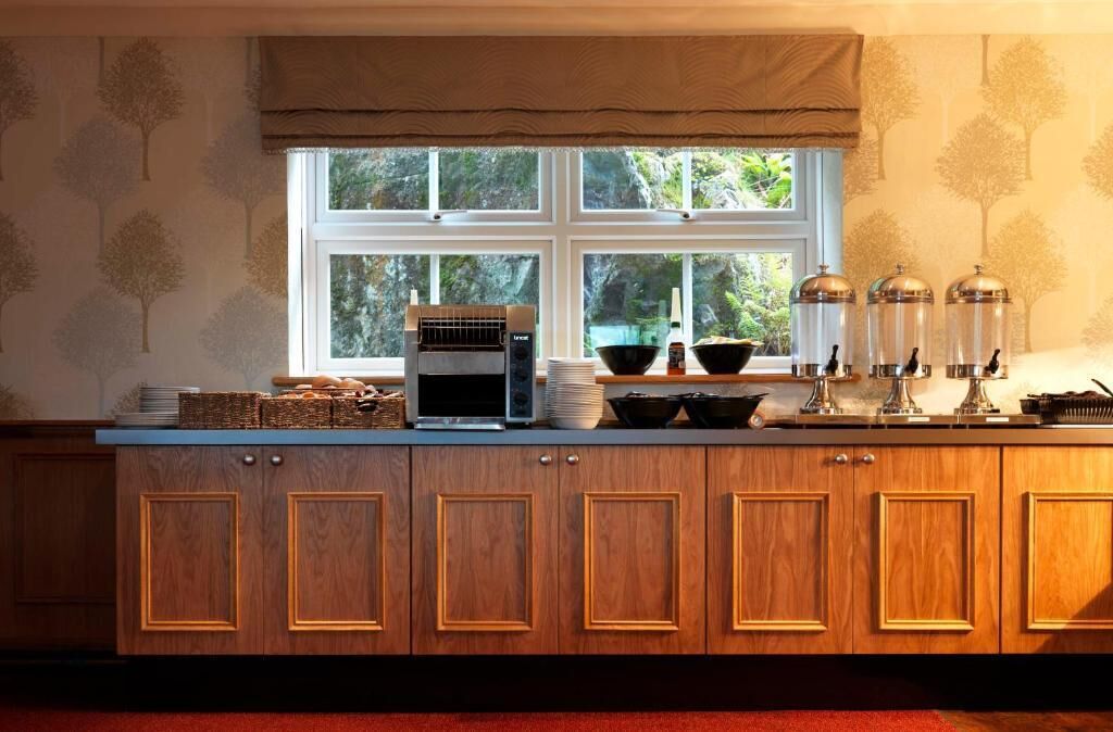 breakfast and dinner served