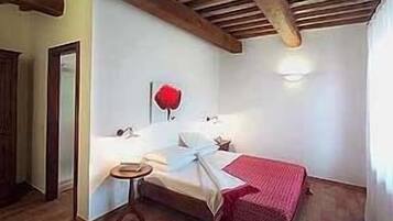 1 camera, copriletto in piuma, minibar, con arredamento individuale