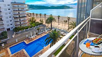 Caja fuerte, escritorio, wifi gratis y ropa de cama