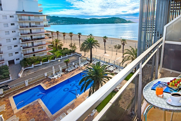 In-room safe, desk, free WiFi, bed sheets