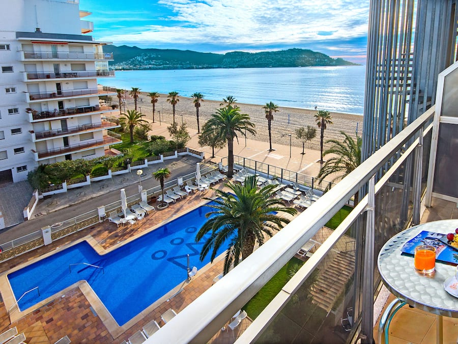 In-room safe, desk, free WiFi, bed sheets