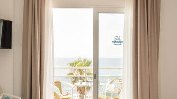 In-room safe, desk, free WiFi, bed sheets