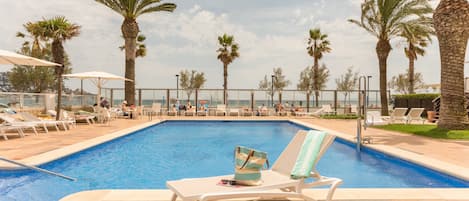 Seasonal outdoor pool, sun loungers