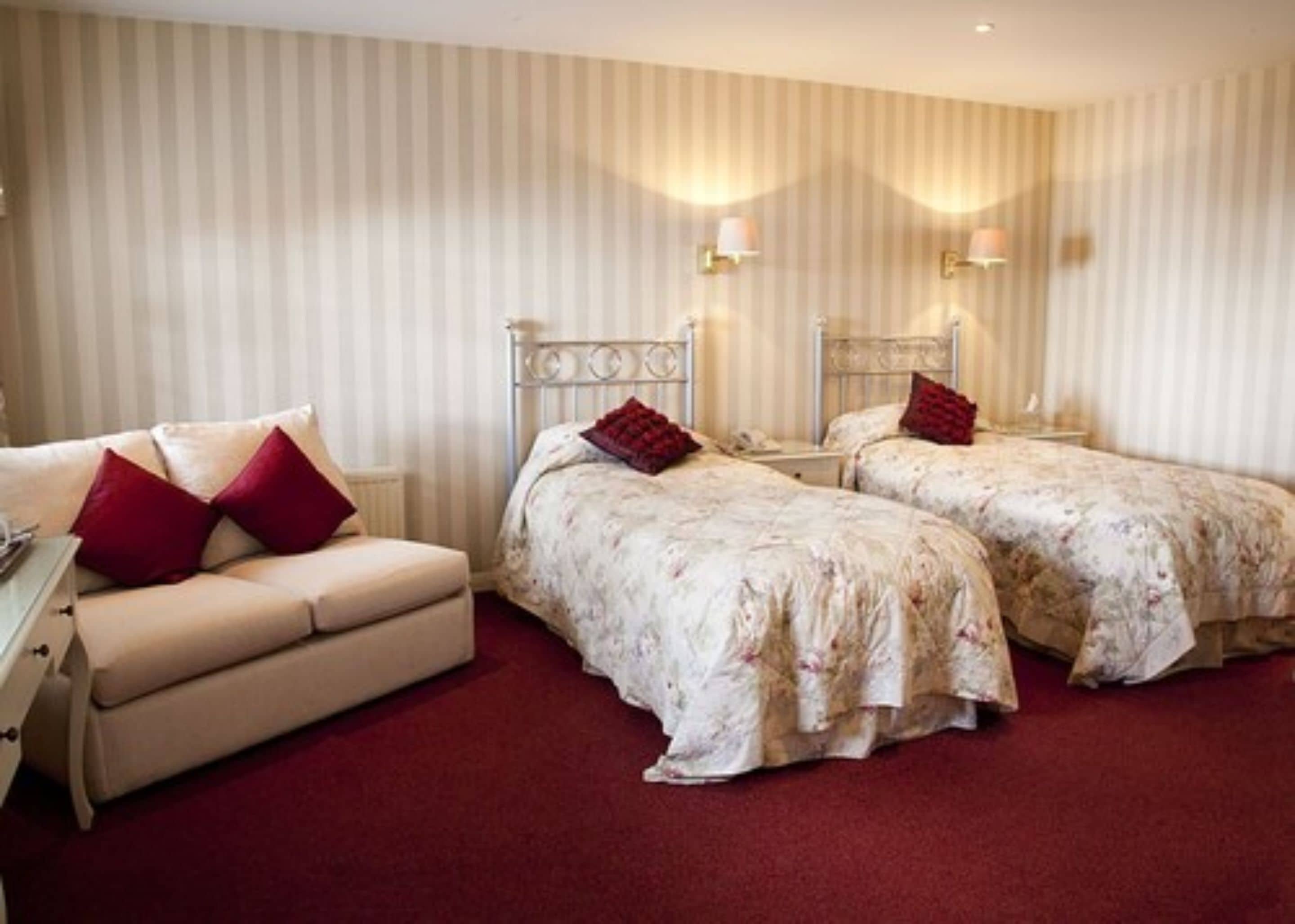 deluxe double room | premium bedding, desk, iron/ironing board, free wifi