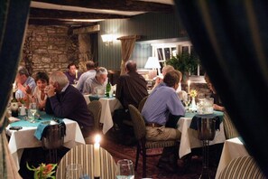 Breakfast, lunch and dinner served - The Bear Hotel, Crickhowell (Crickhowell)