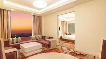 Suite, 1 Bedroom (Whirlpool) | Minibar, in-room safe, desk, blackout curtains