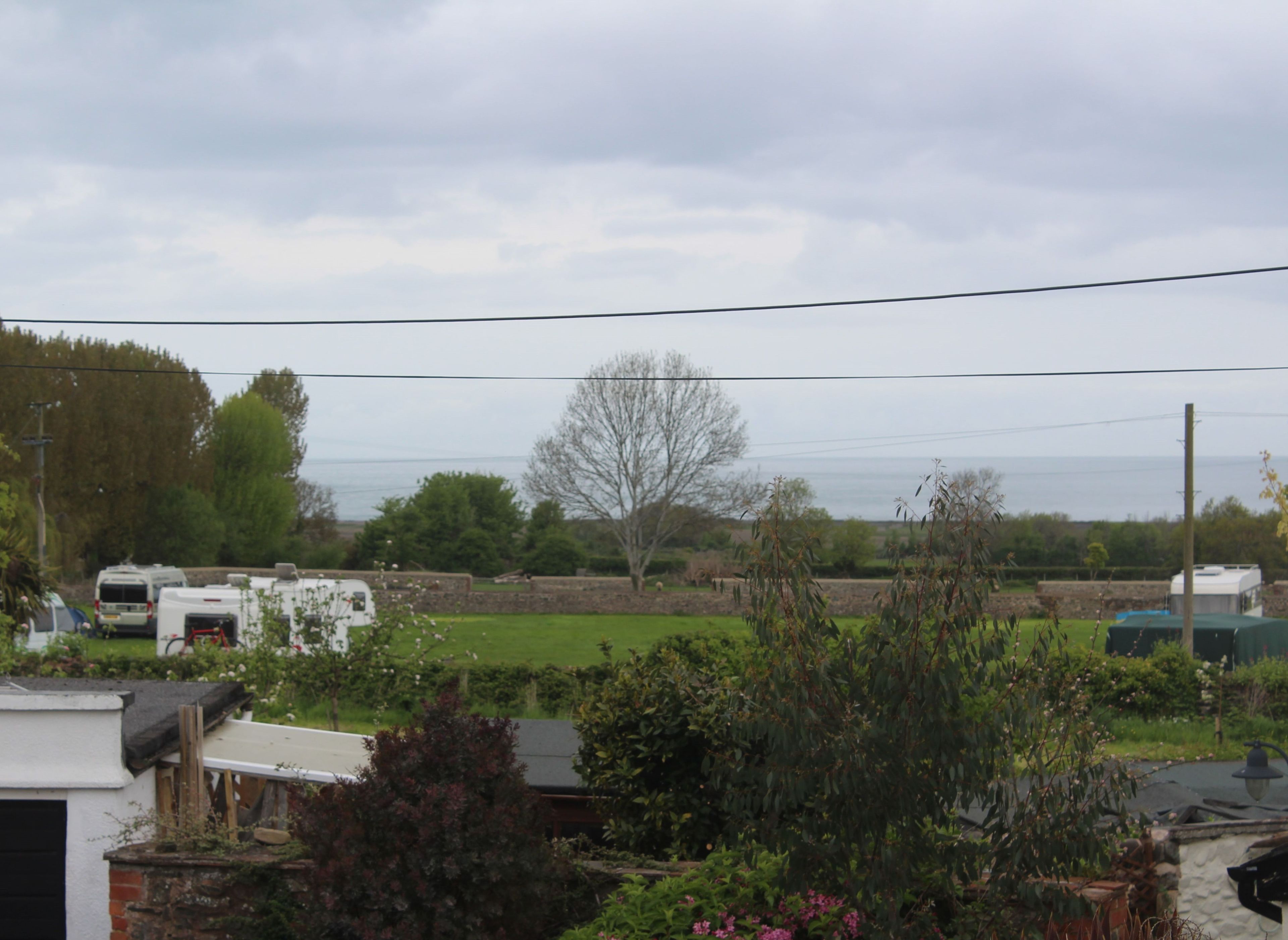 family room, ensuite, courtyard area king bed | iron/ironing board, free wifi