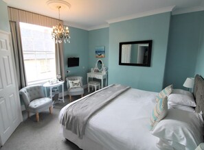 Iron/ironing board, free WiFi - The Lorna Doone Hotel (Minehead)