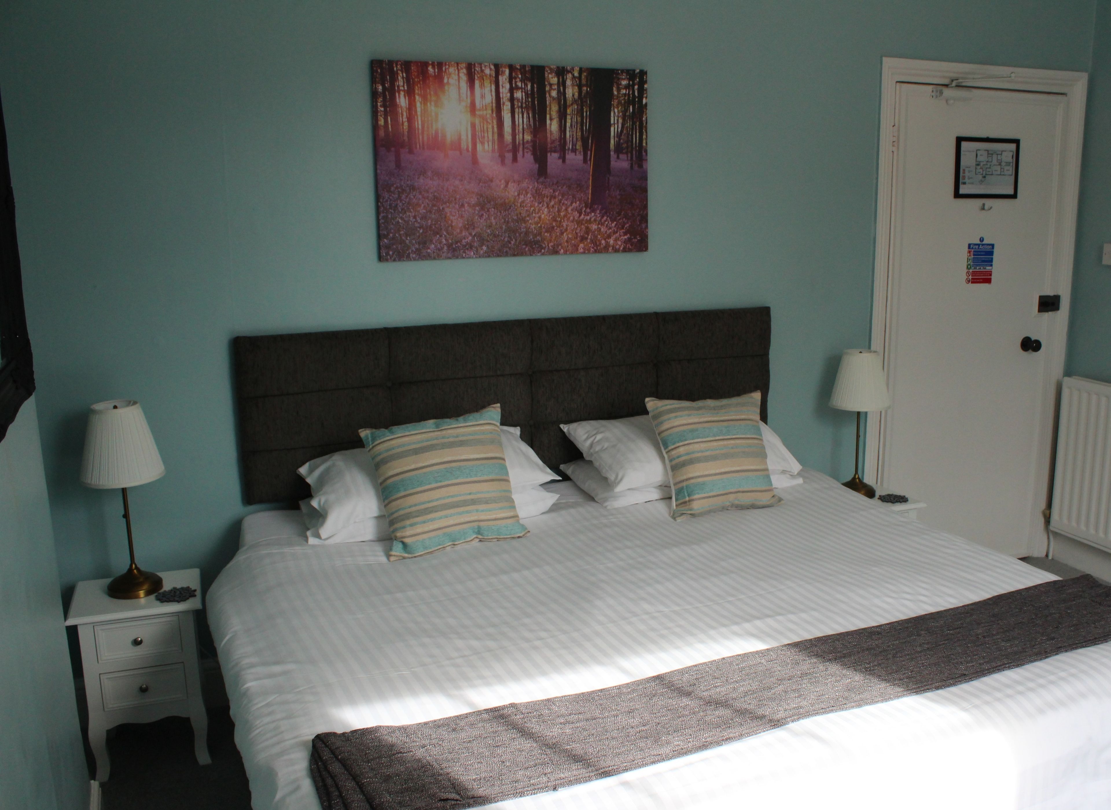 superior double room, 1 king bed, ensuite | iron/ironing board, free wifi