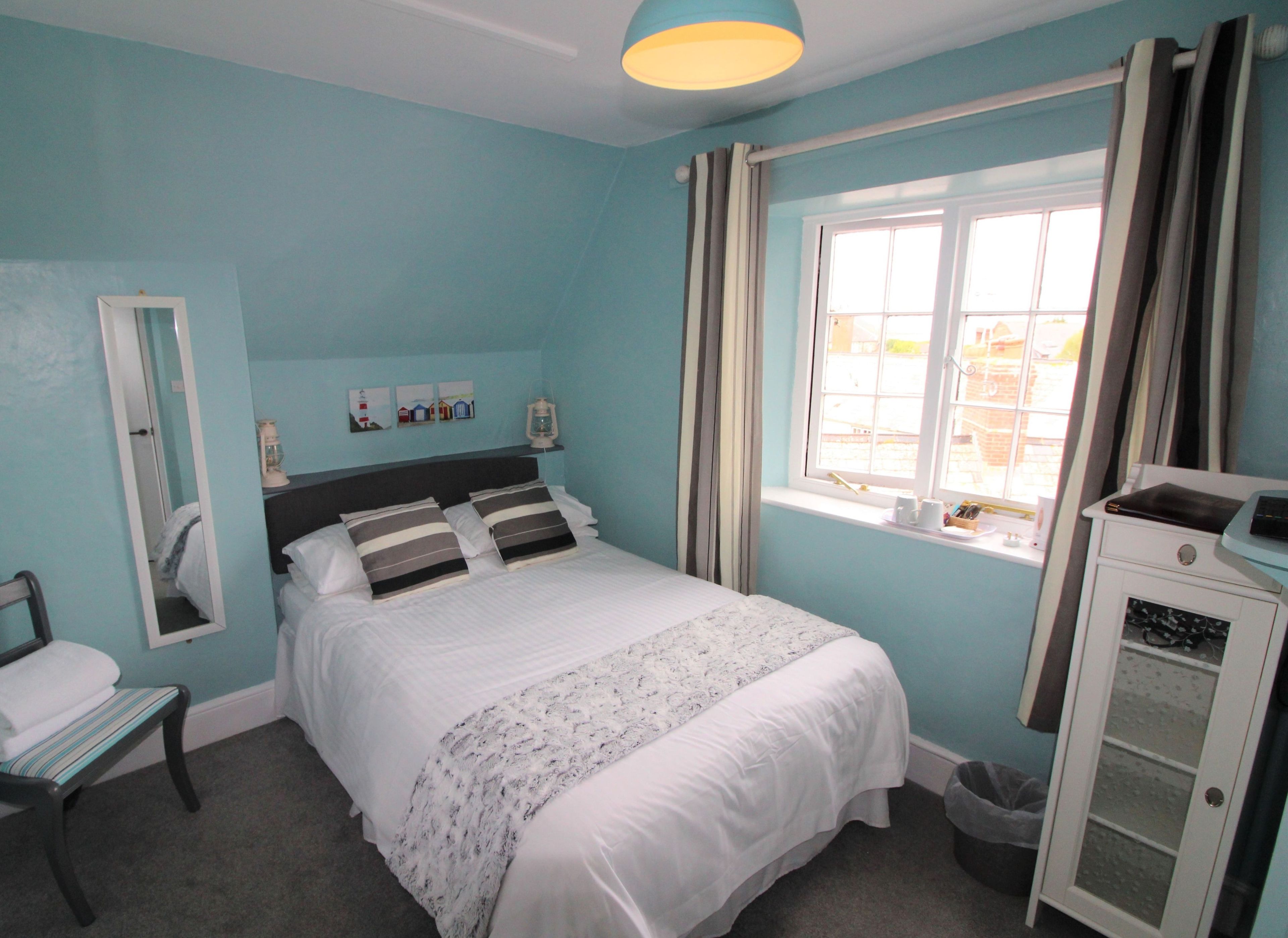 double or twin room, ensuite | iron/ironing board, free wifi